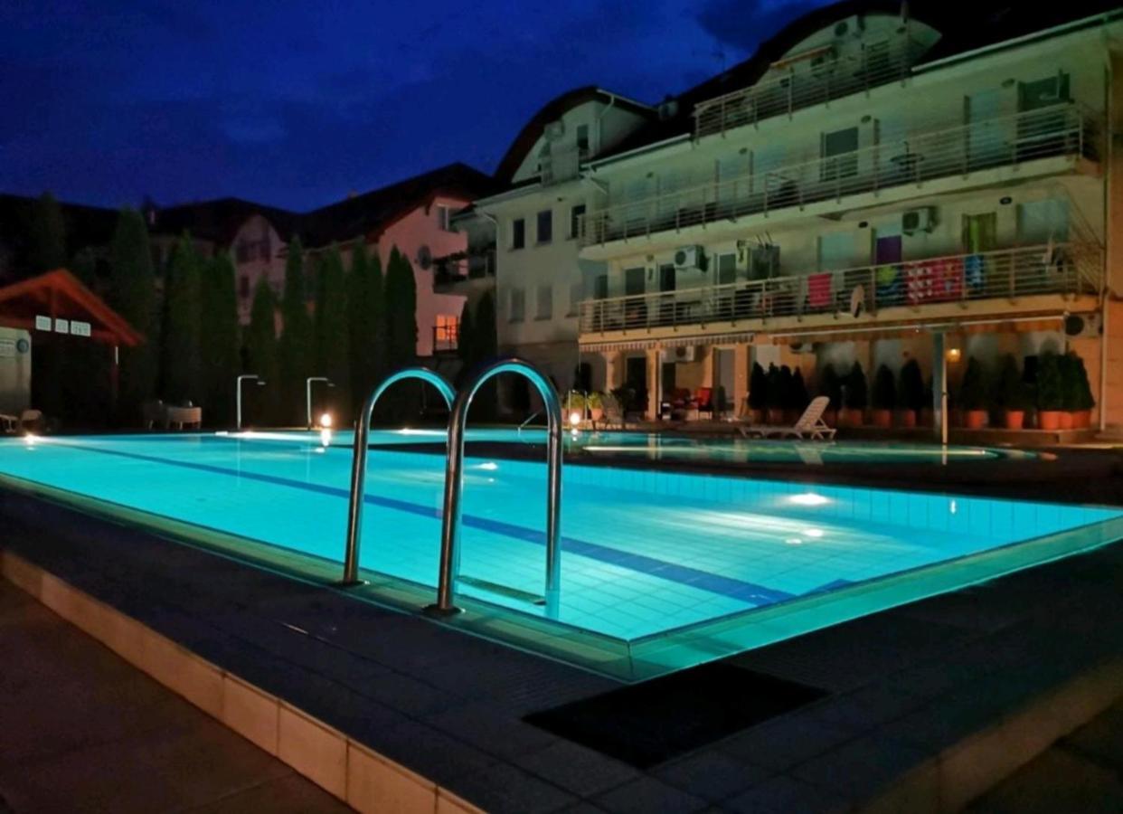 Apartament Relax Wellness Studio Hajdúszoboszló Zewnętrze zdjęcie